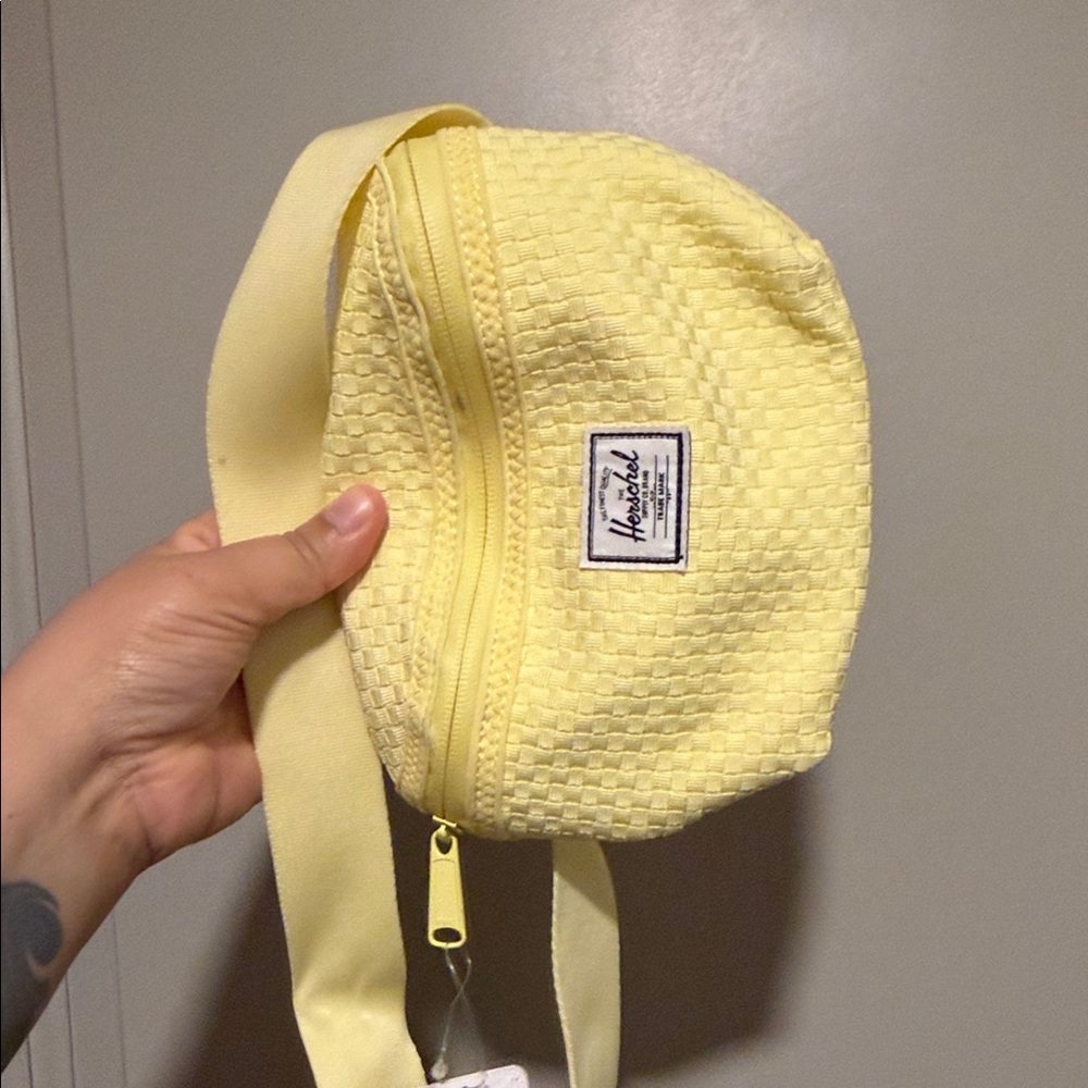 Herschel Fourteen Interlaced Belt Bag - Picture 4 of 13